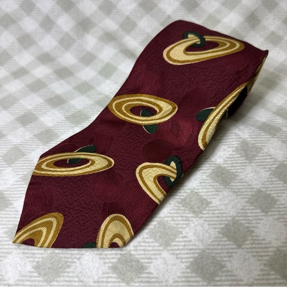 HUGO BOSS Men's 100% Silk Necktie ITALY Designer Geometric Red/Cream/Brown EUC - Picture 1 of 6